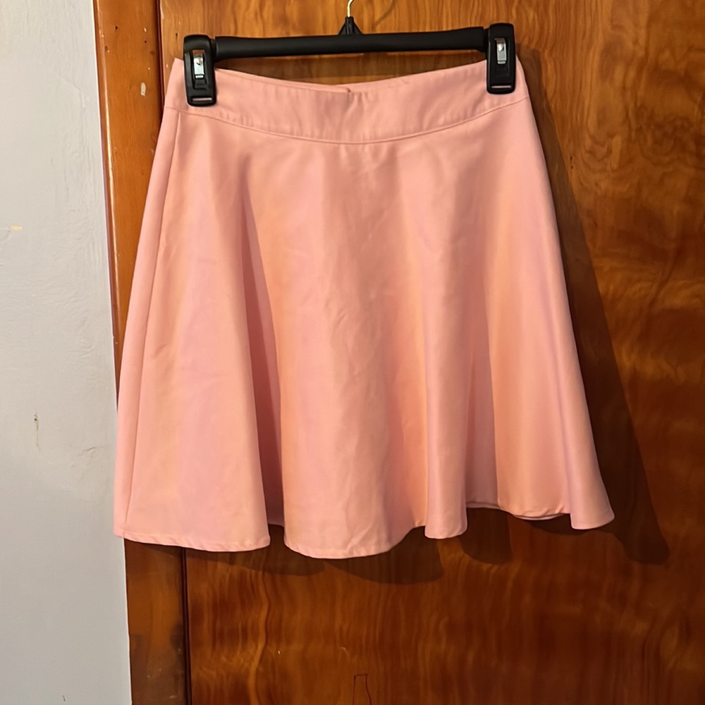 Pink button skirt. - Picture 2 of 2